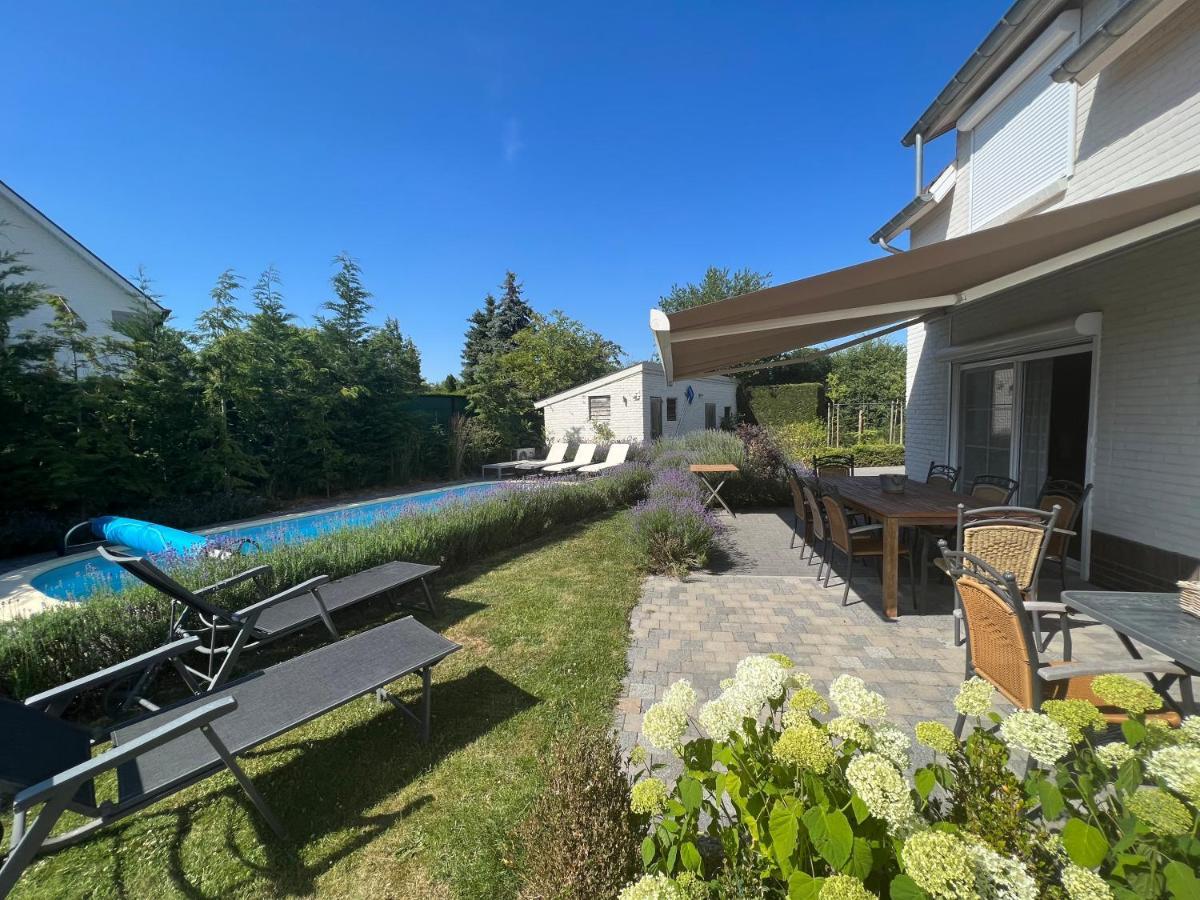Villa Mooi Maasland Maaseik Exterior foto