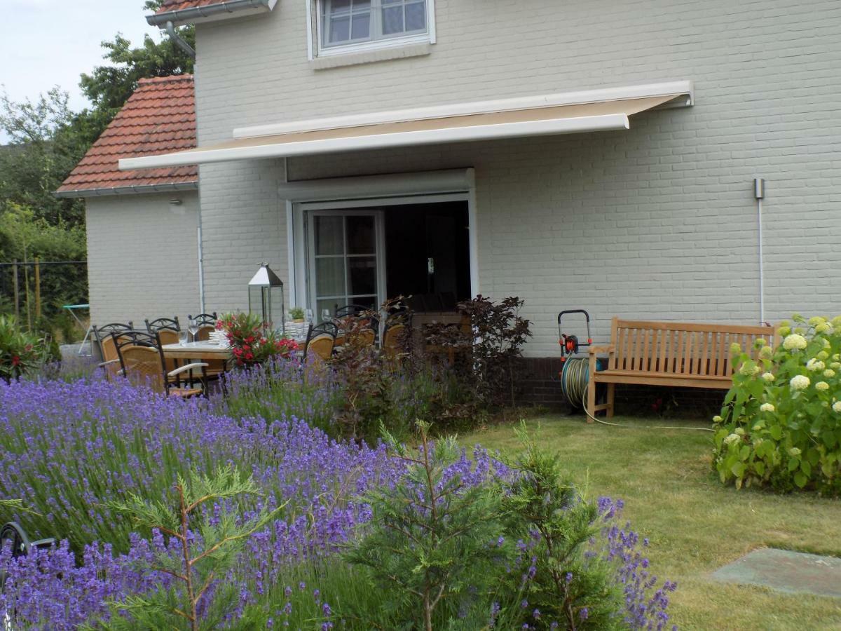 Villa Mooi Maasland Maaseik Exterior foto